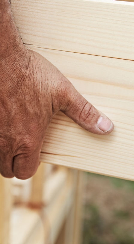 Auch im Innenbreich setzen wir Holz sinnvoll ein.